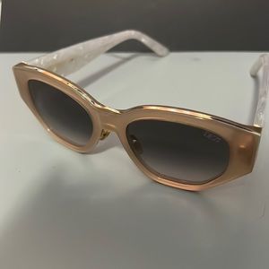 DEZI sunglasses in beige and pearl